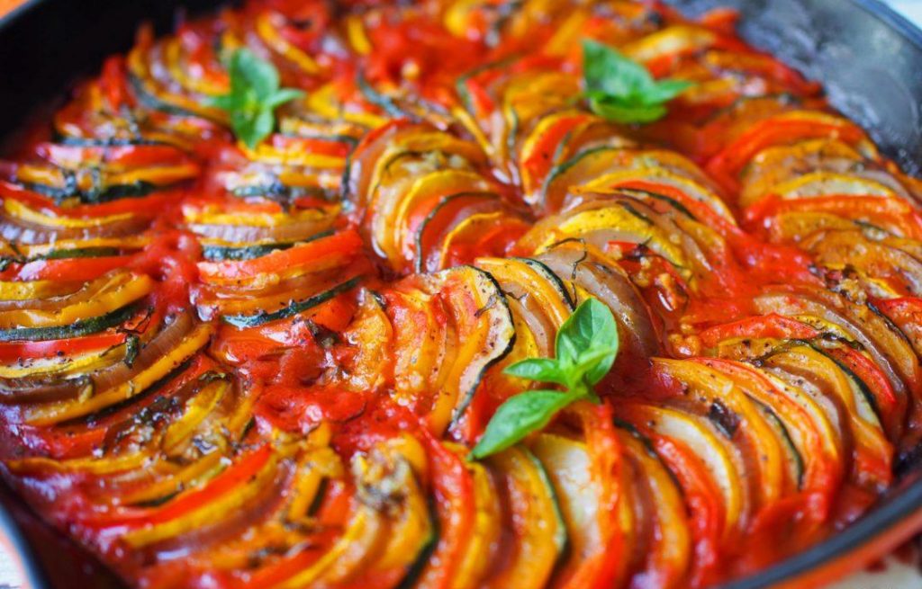 Nếu bạn là một người thích cà chua, chắc hẳn bạn đã từng nghe đến món bánh cà chua.