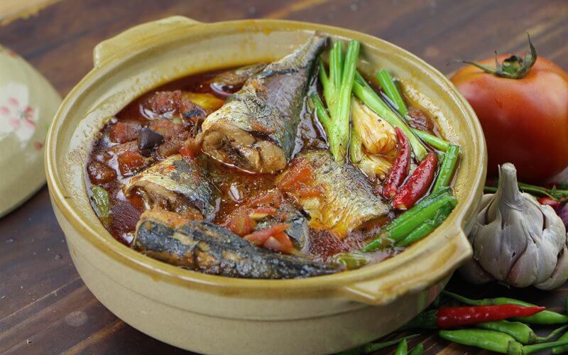 Cá nục kho dứa – Món ăn đậm chất người dân Nam Bộ