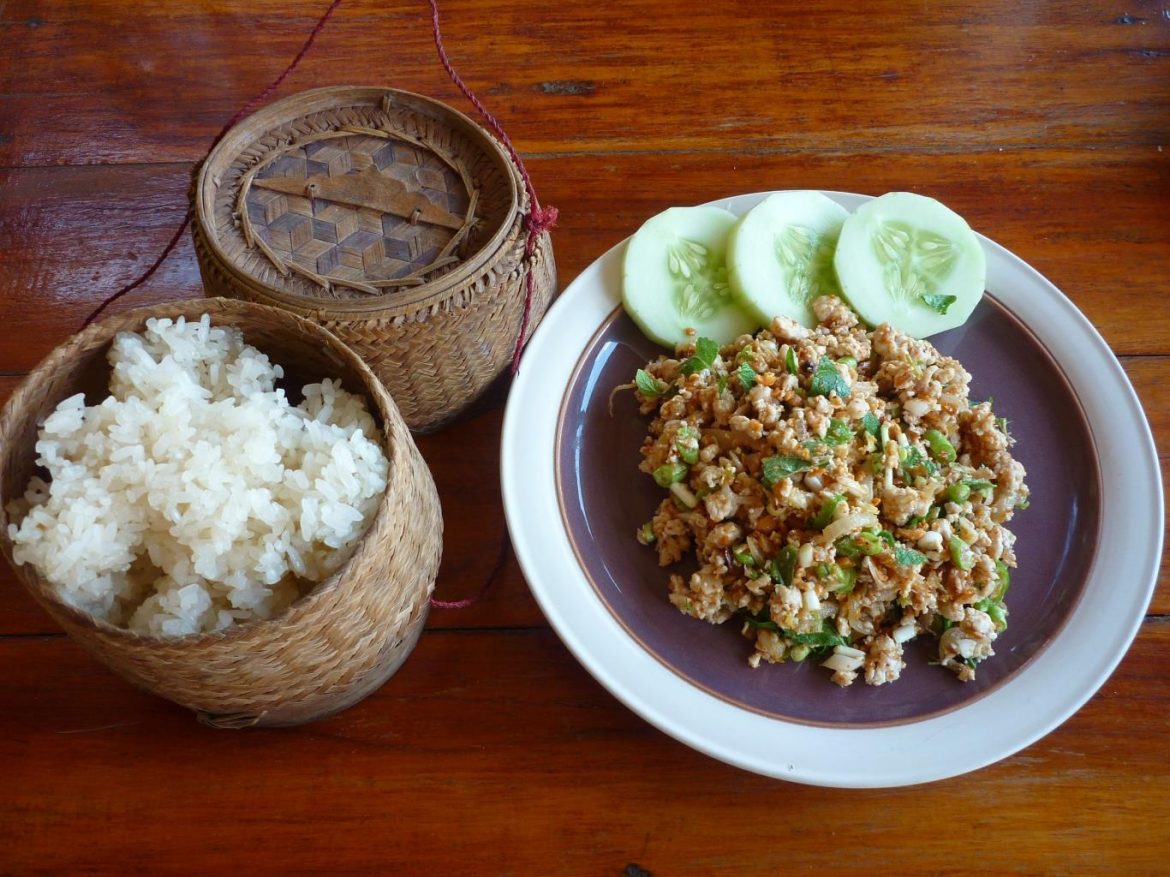 Khi đặt chấn đến đất nước Lào, bạn không nên bỏ lỡ 9 món ăn hấp dẫn này