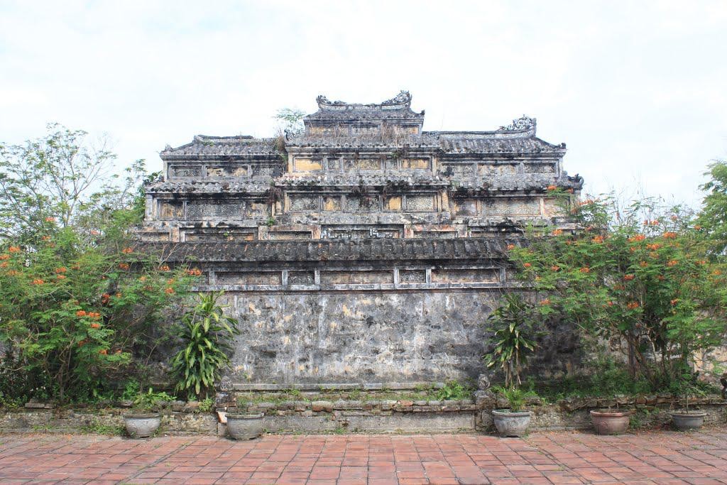 Lăng mộ của vị vua trị vì ngắn nhất lịch sử Việt Nam