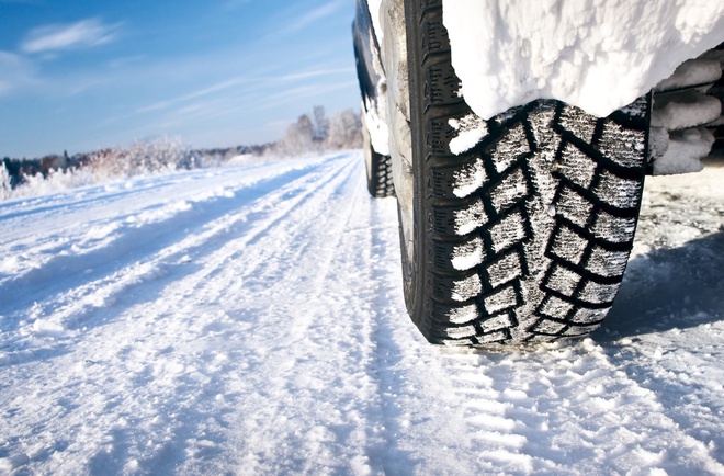 Bánh xe chuyên dụng giúp tăng độ bám trên đường băng tuyết.