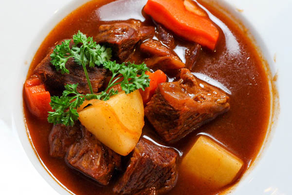 Thịt bò hầm – Một trong những tinh hoa của ẩm thực Pháp
