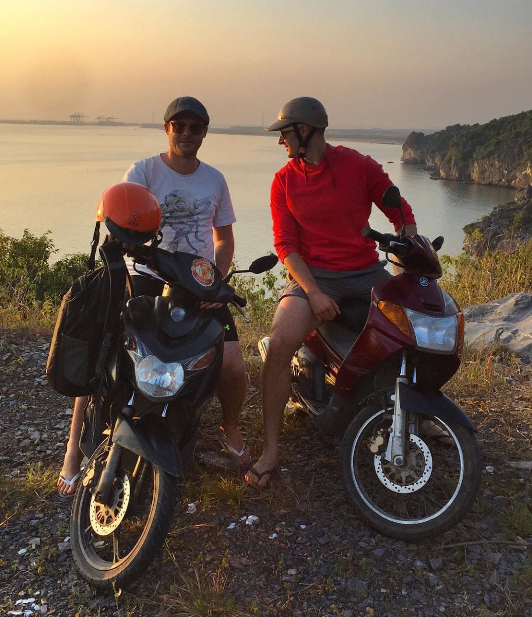Trải nghiệm đi xe máy ở đảo Cát Bà